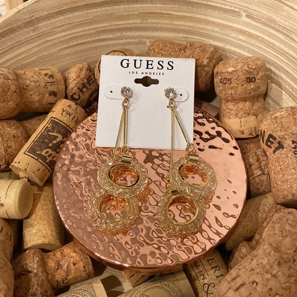 NEW GUESS Sparkling Gold-Tone Earring - Picture 4 of 6